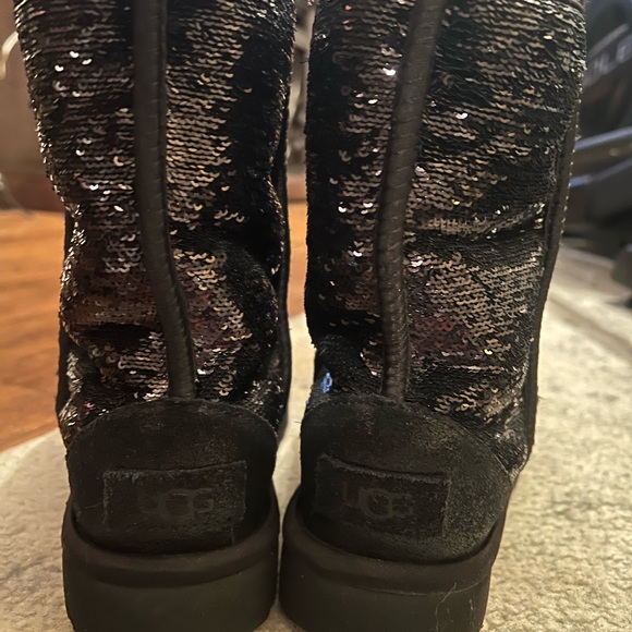 Sequence black UGG boots for girls size 6 perfect condition - Picture 4 of 7